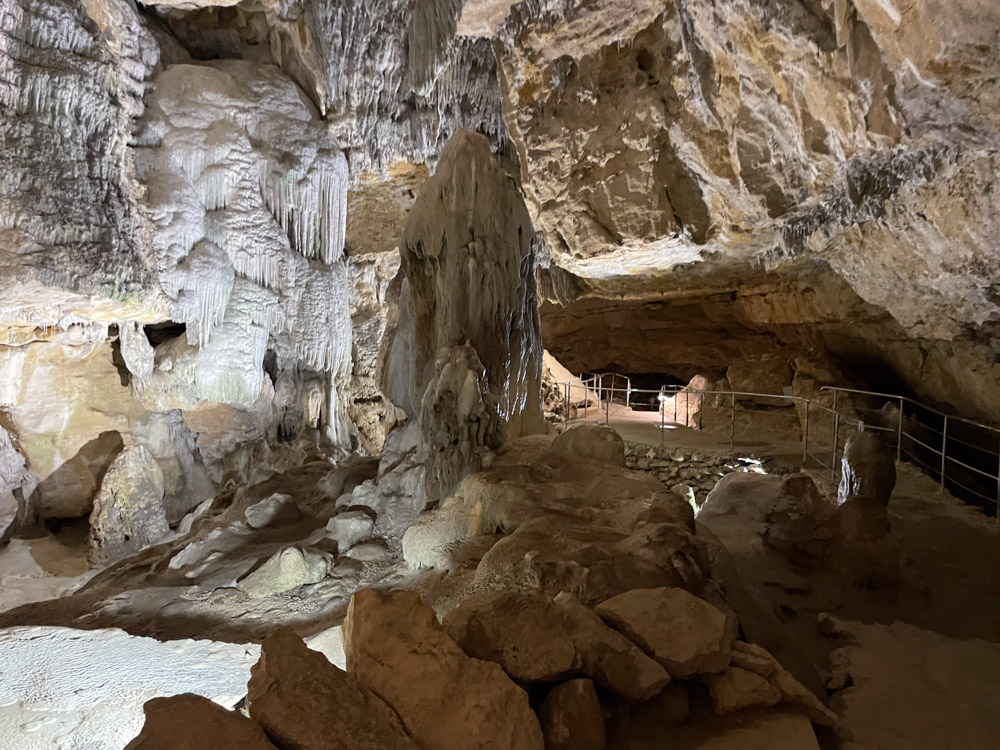 Stalattiti nelle Grotte di La Balme